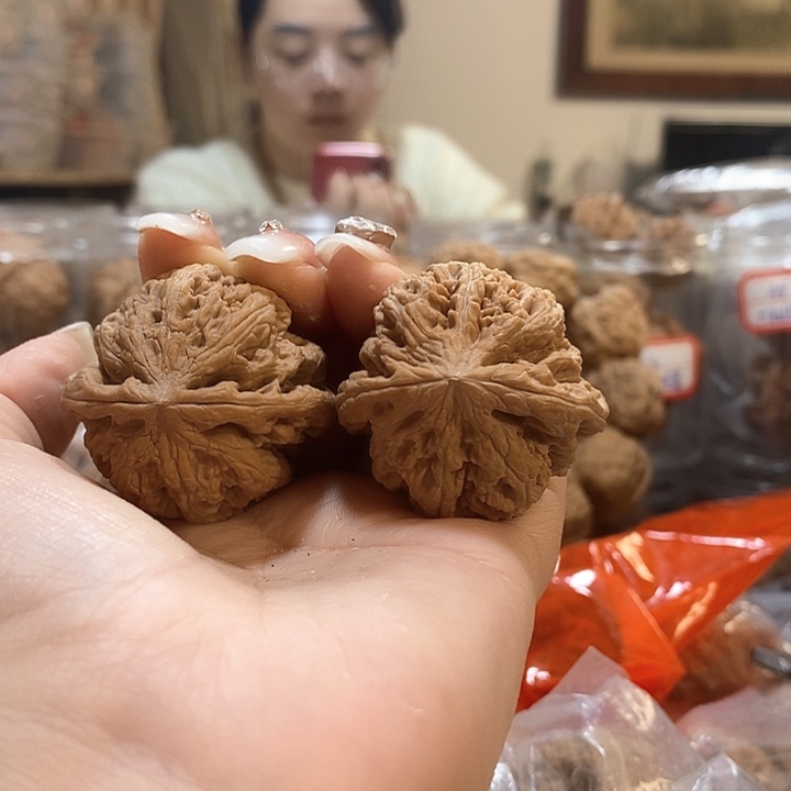 文玩核桃吊坠39大粗筋