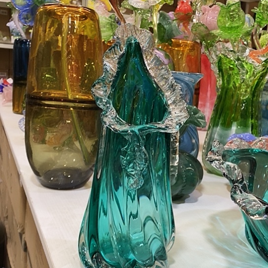 琉璃花瓶高33厘米口径6厘米