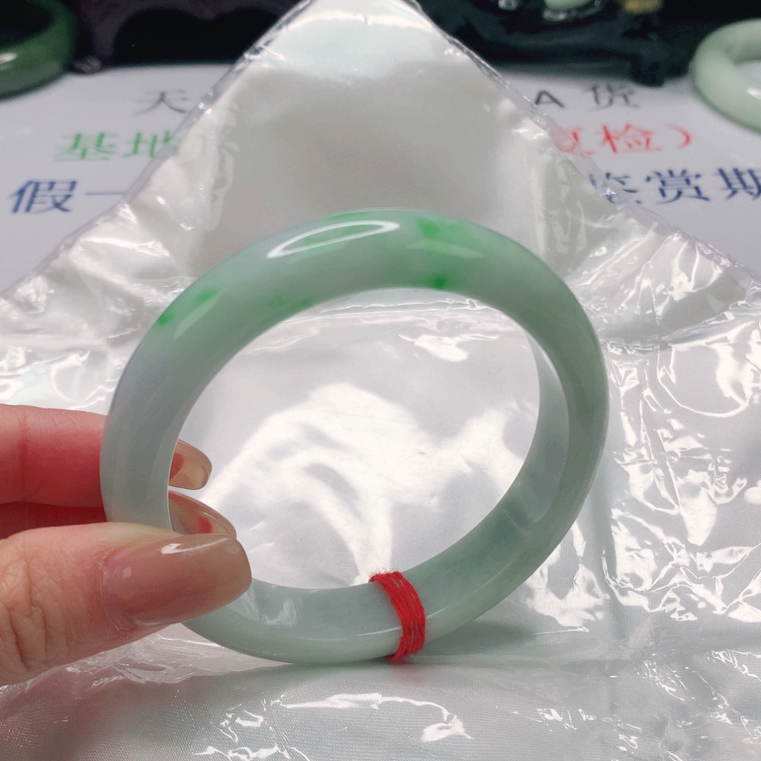 翡翠手镯未镶嵌缅甸天然A货翡翠