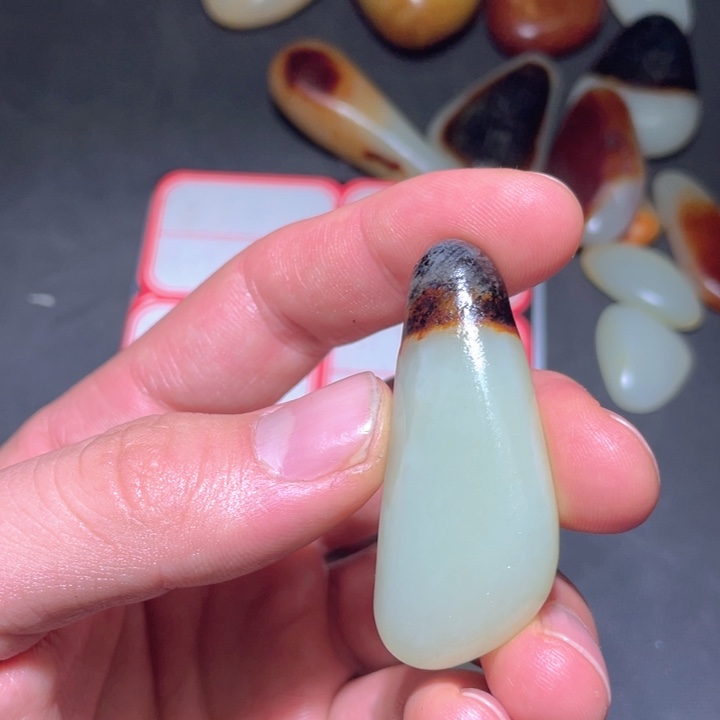 *****和田玉（糖玉）未镶嵌颈饰