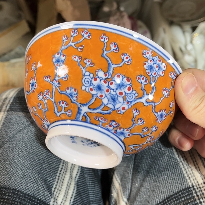 瓷片//////直径15厘米。红。