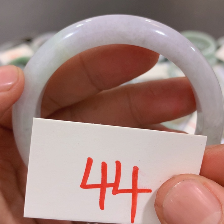 翡翠手镯未镶嵌1556666699999999