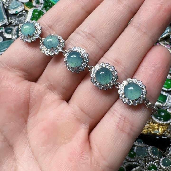 翡翠未镶嵌颈饰天然A货翡翠放漏