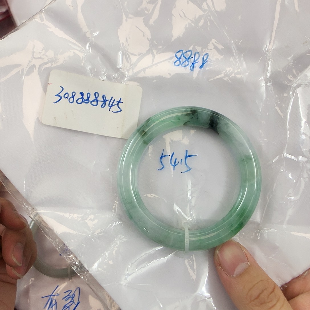 翡翠手镯未镶嵌天然缅甸翡翠手镯