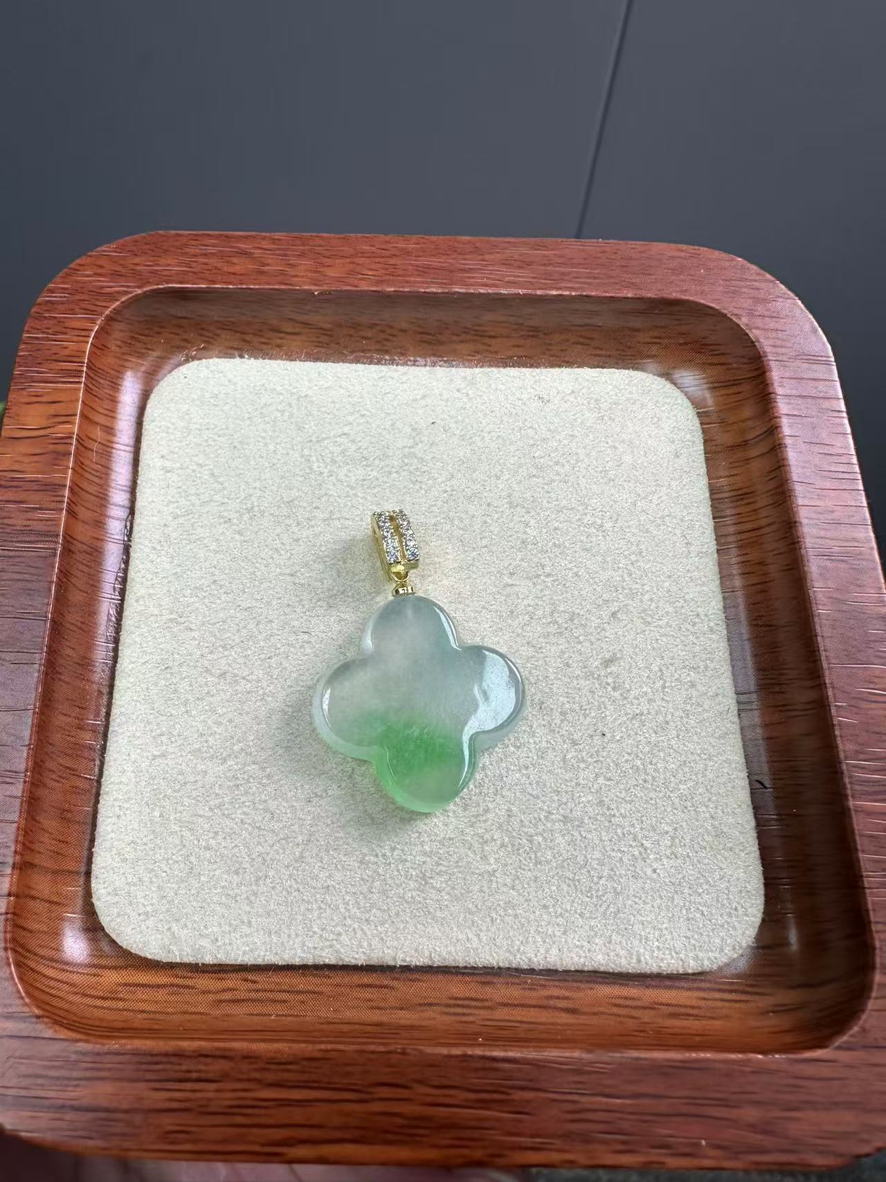 翡翠满钻14k飘花厚四叶草吊坠