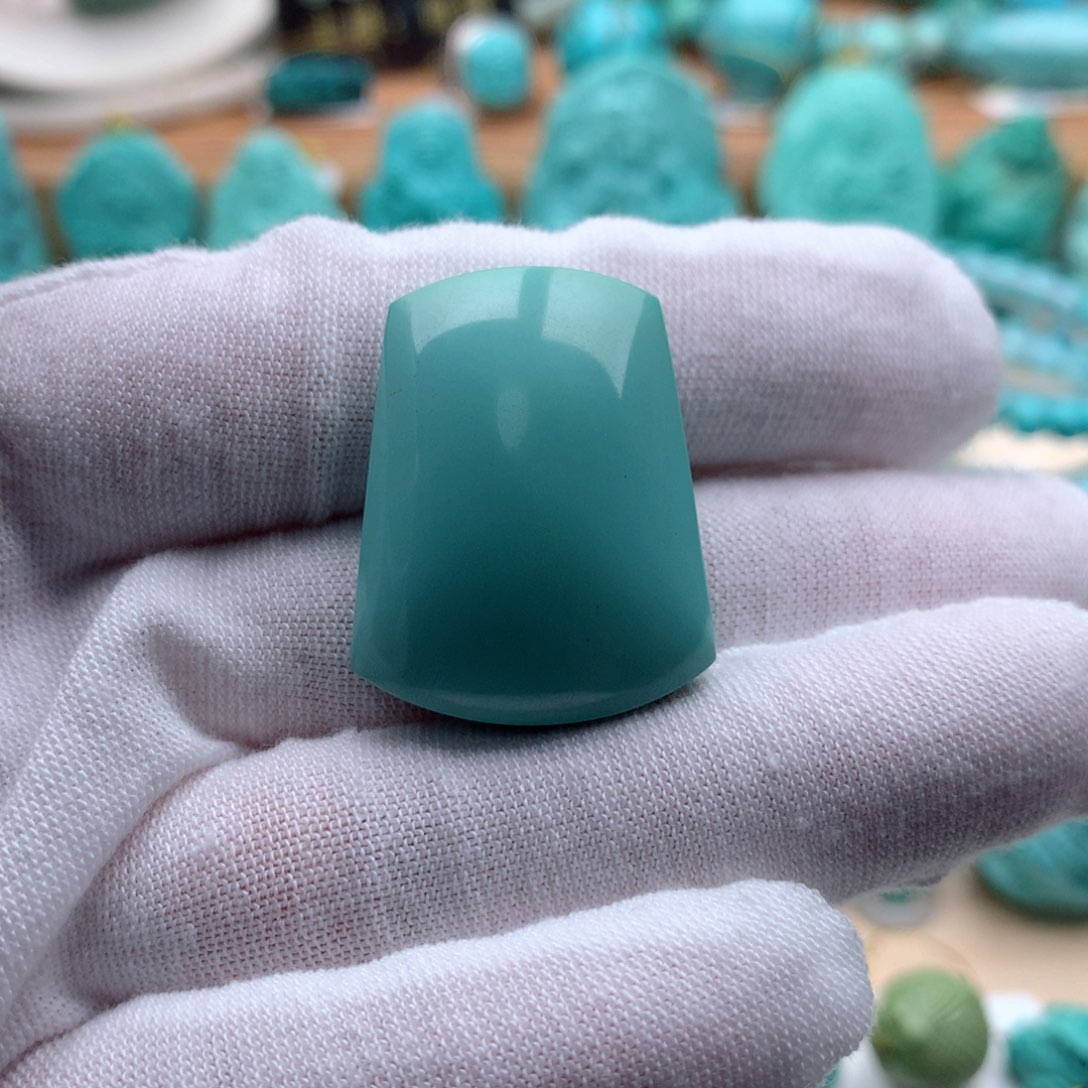 绿松石颈饰未镶嵌