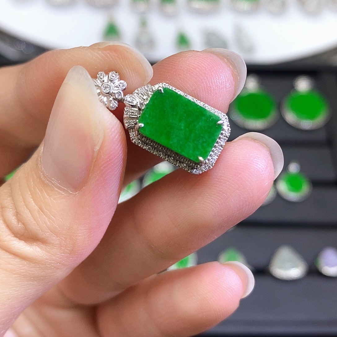 翡翠18K金镶嵌吊坠(不含链)