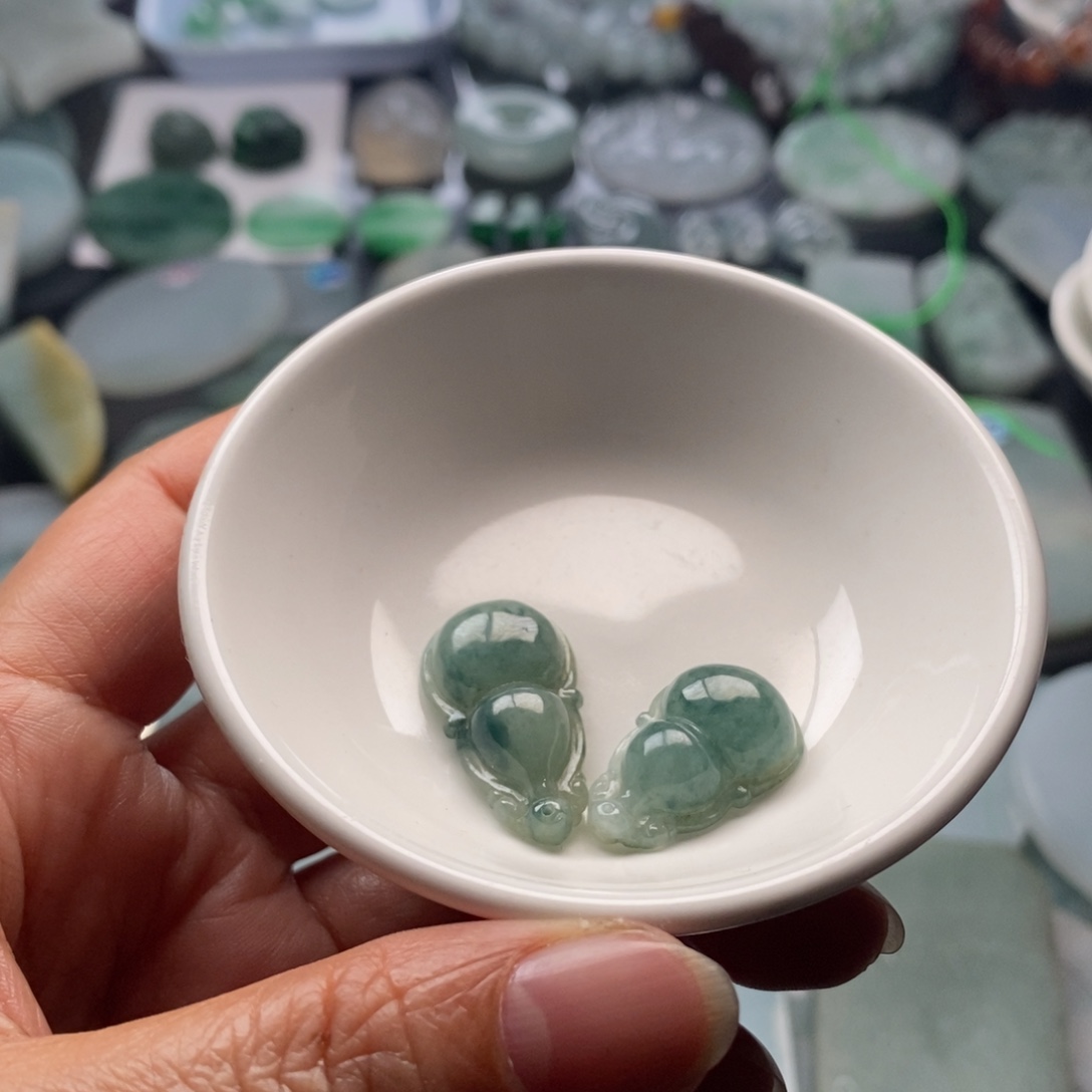 定制翡翠未镶嵌小葫芦2个