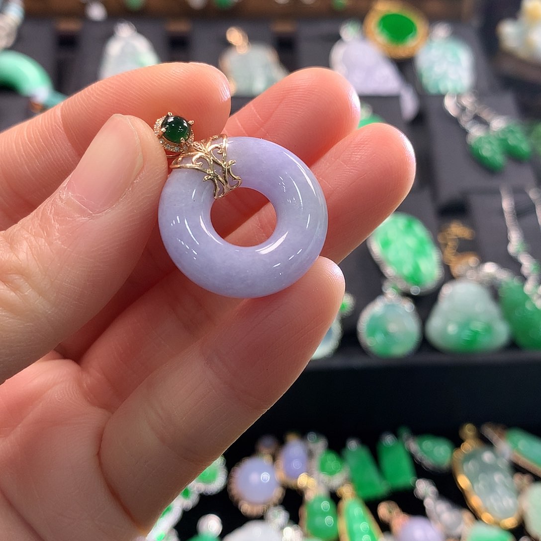 翡翠颈饰18K金镶嵌甜甜圈
