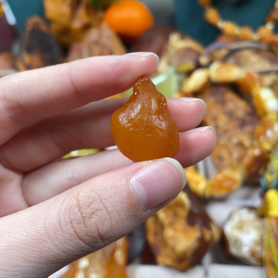 琥珀珠宝奇石未镶嵌