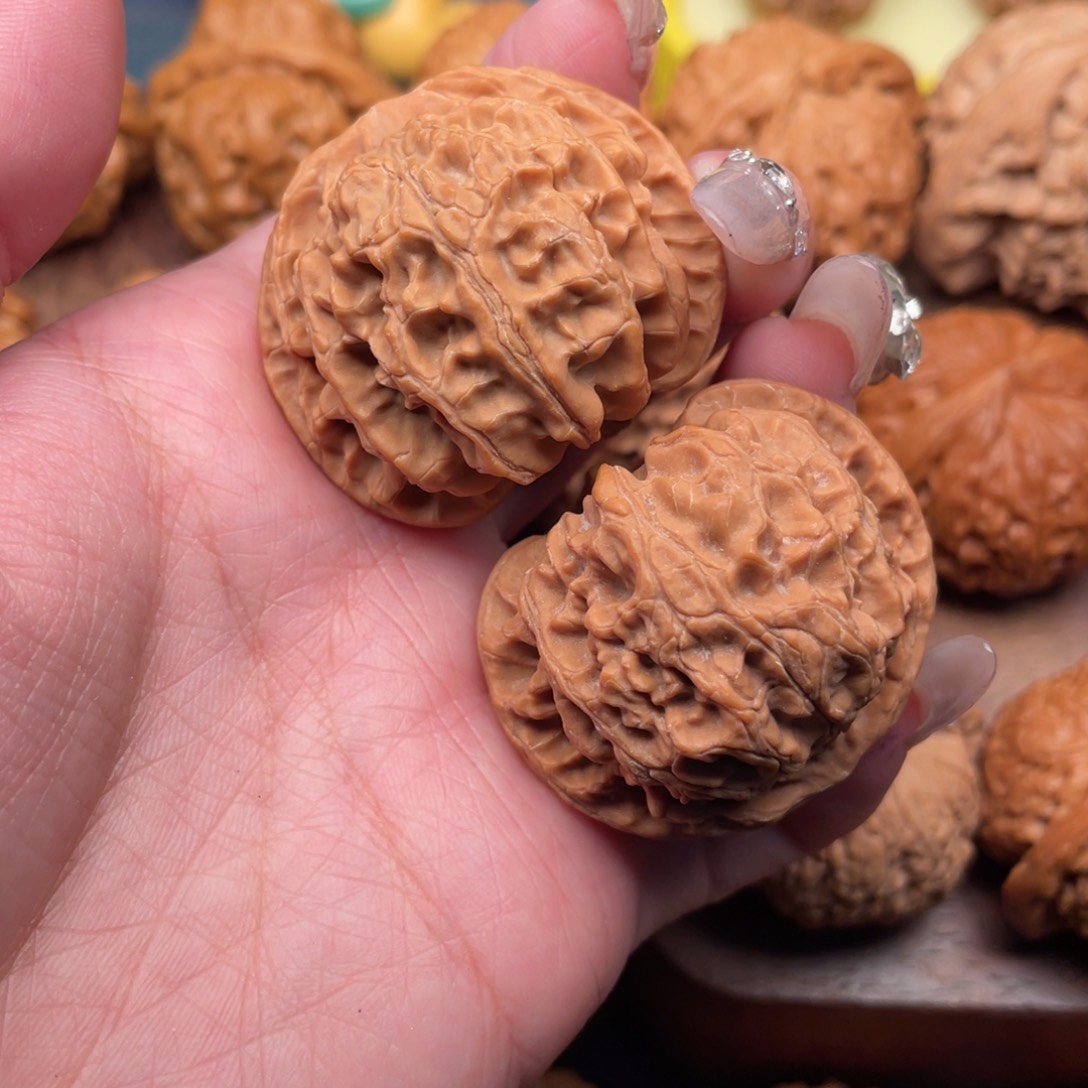 文玩核桃吊坠全品，红皮苹果40