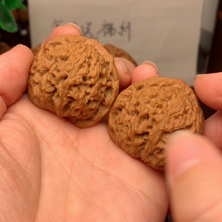 桃核把件水龙纹狮子头40