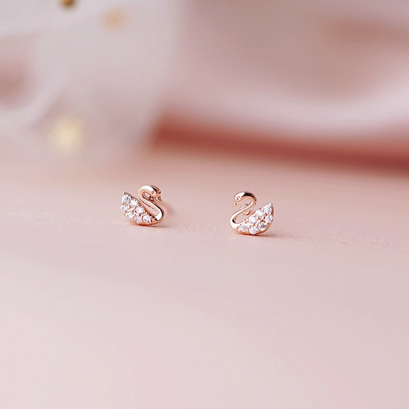 铜合金耳饰 天鹅耳钉女轻奢小众设计感闪钻耳环可爱学生少女耳饰