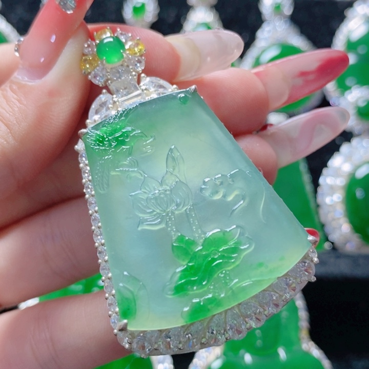 翡翠颈饰银S925镶嵌           