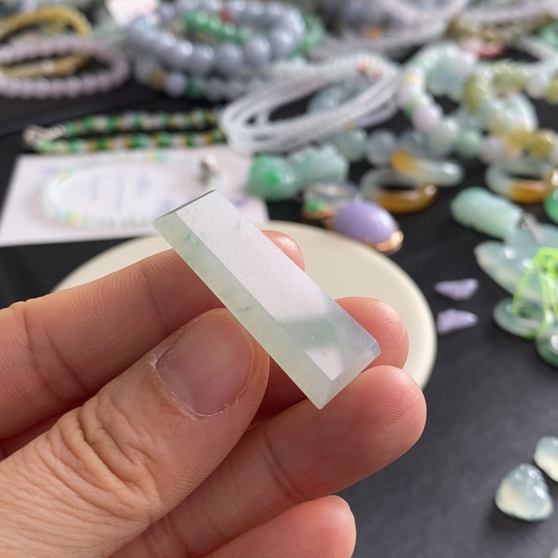 翡翠未镶嵌手链牌子