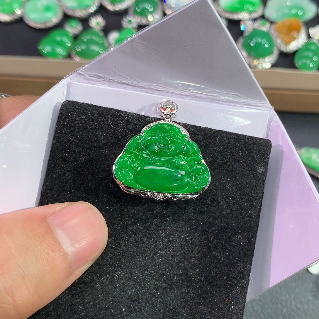 翡翠吊坠(赠链)18K金镶嵌
