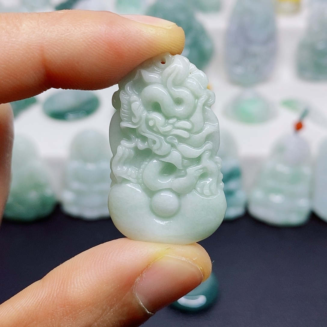 翡翠未镶嵌颈饰吊坠