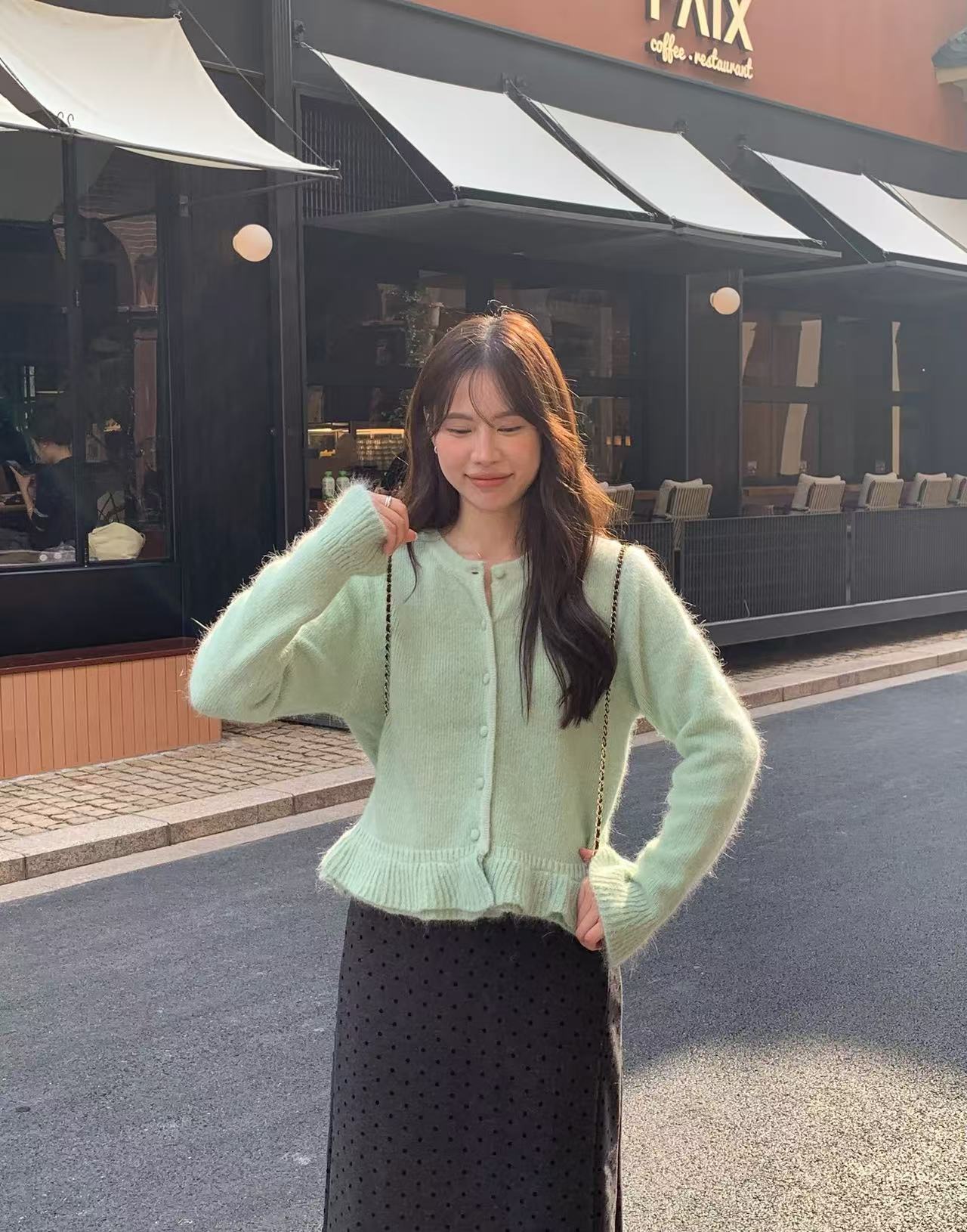 8700  韩系温柔风荷叶边简约百搭毛衣  vvs