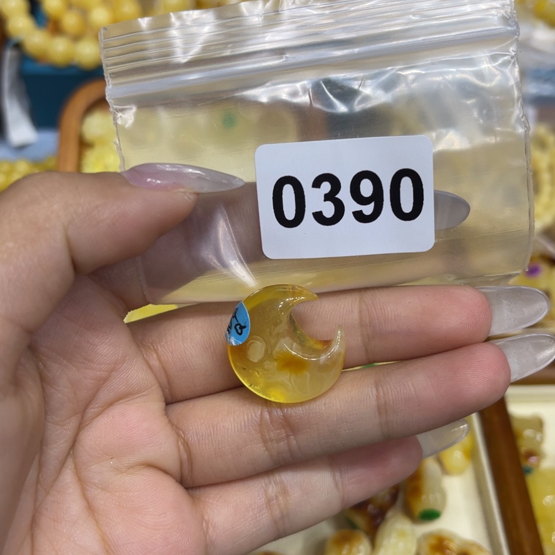 琥珀珠宝奇石未镶嵌