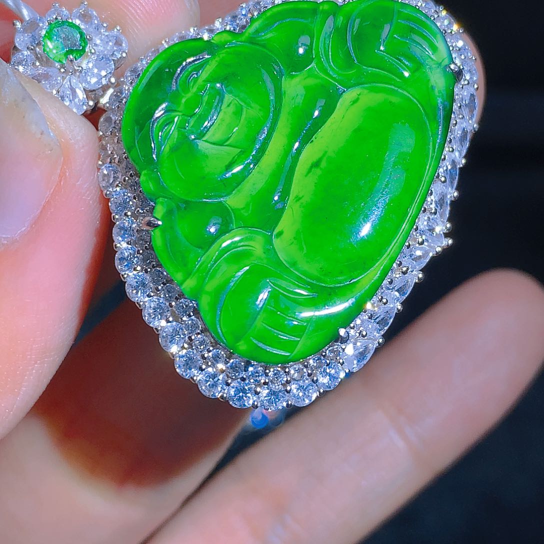 翡翠颈饰银S925镶嵌吊坠