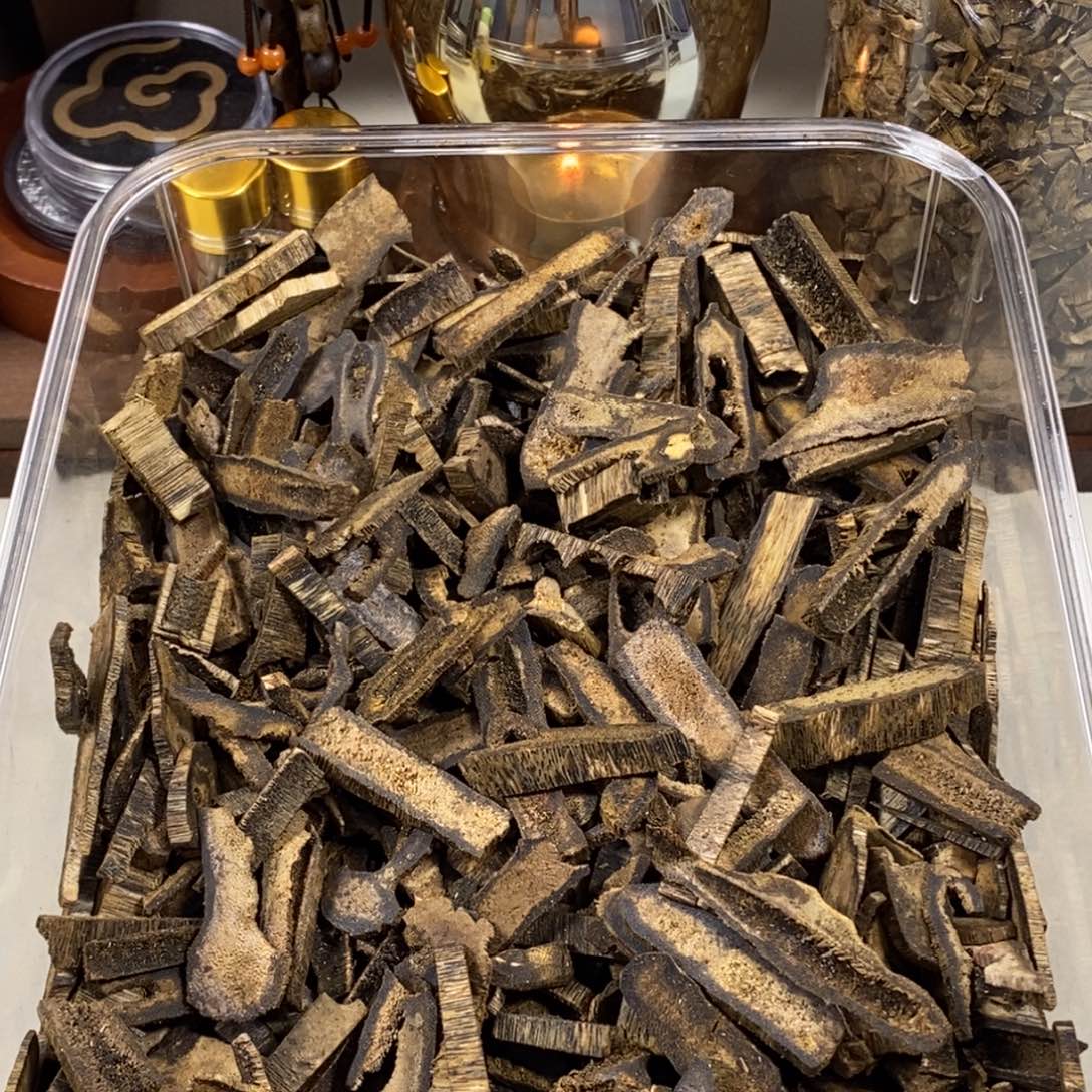 沉香沉香碎屑红骨凹身115克边角料