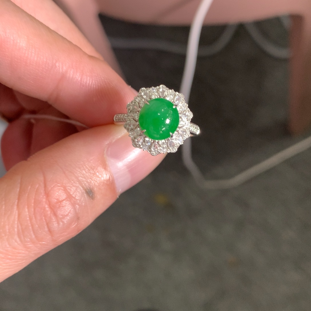 大***呀翡翠18K金镶嵌戒指翡翠