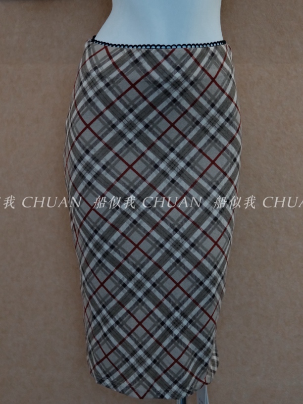 【船似我 CHUAN】 复古奶咖 复古咖色格纹包臀高腰半身裙W6672