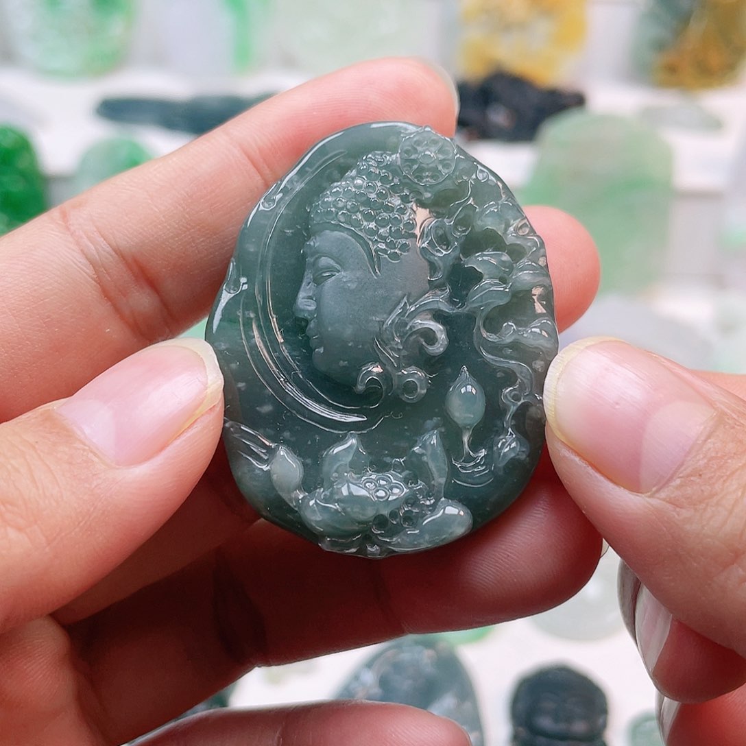 翡翠颈饰未镶嵌花开见佛