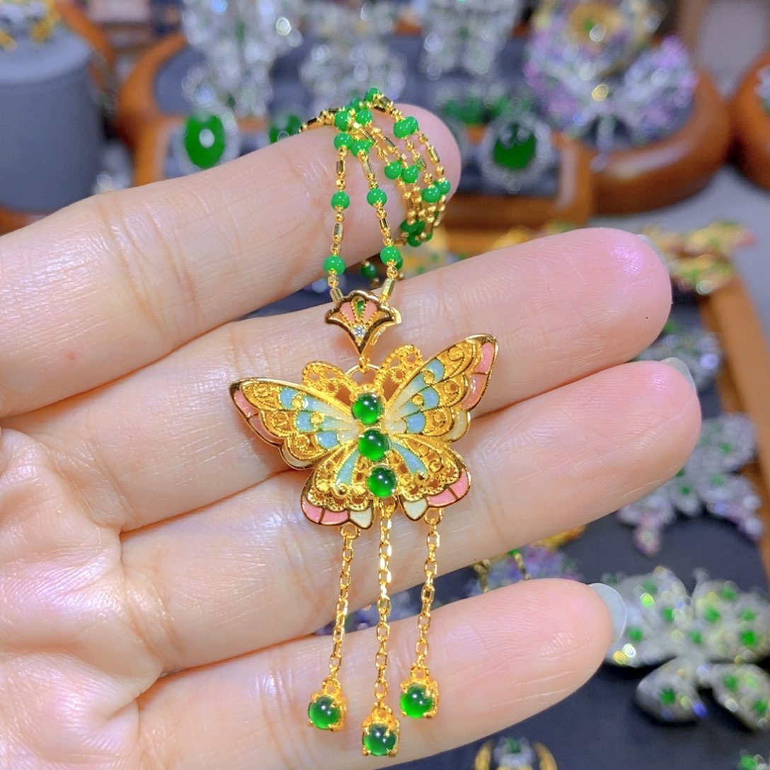 翡翠颈饰银S925镶嵌天然翡翠