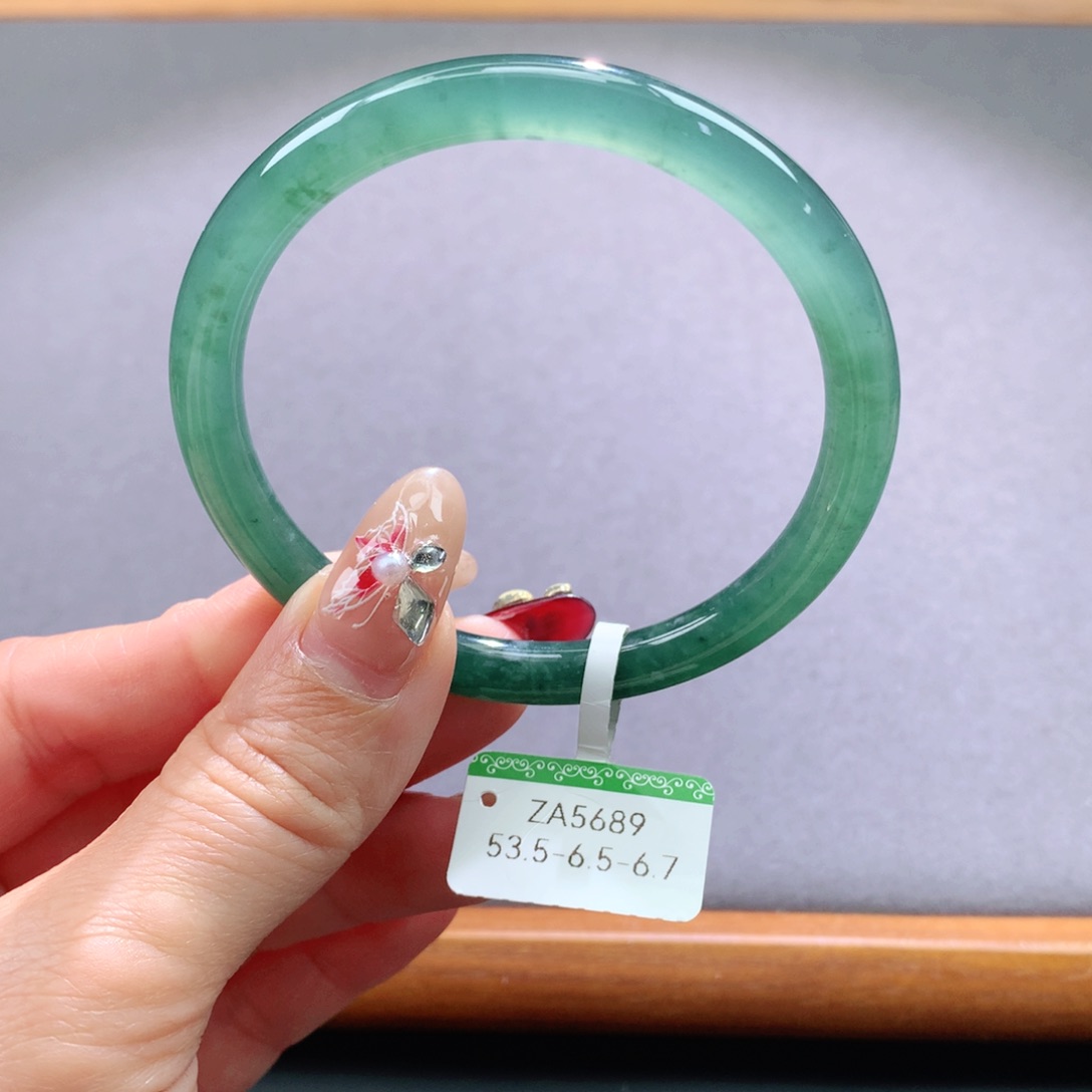 翡翠手镯未镶嵌天然翡翠手镯叮当镯