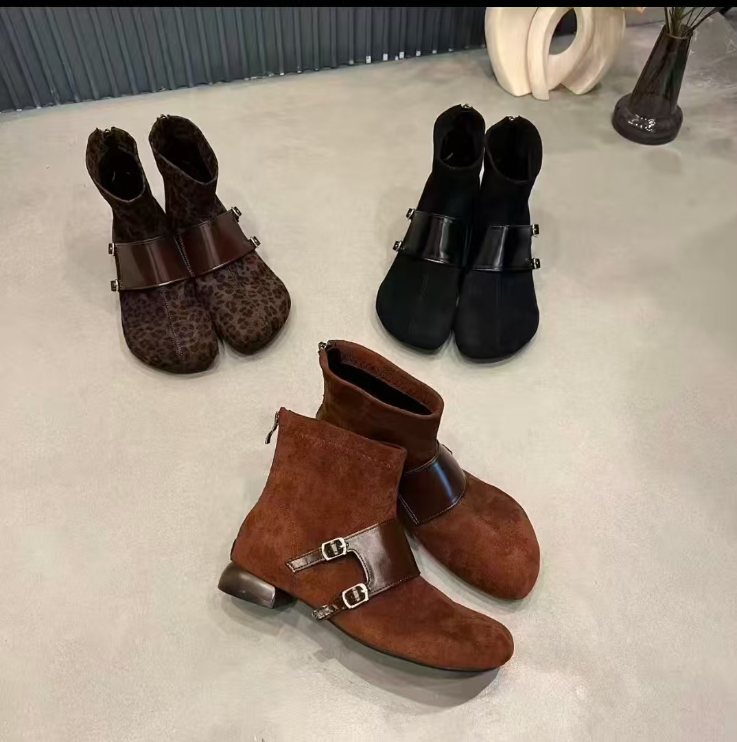 1号2025年秋冬季新款气质百搭时尚网红休闲舒适轻奢极简爆款短靴