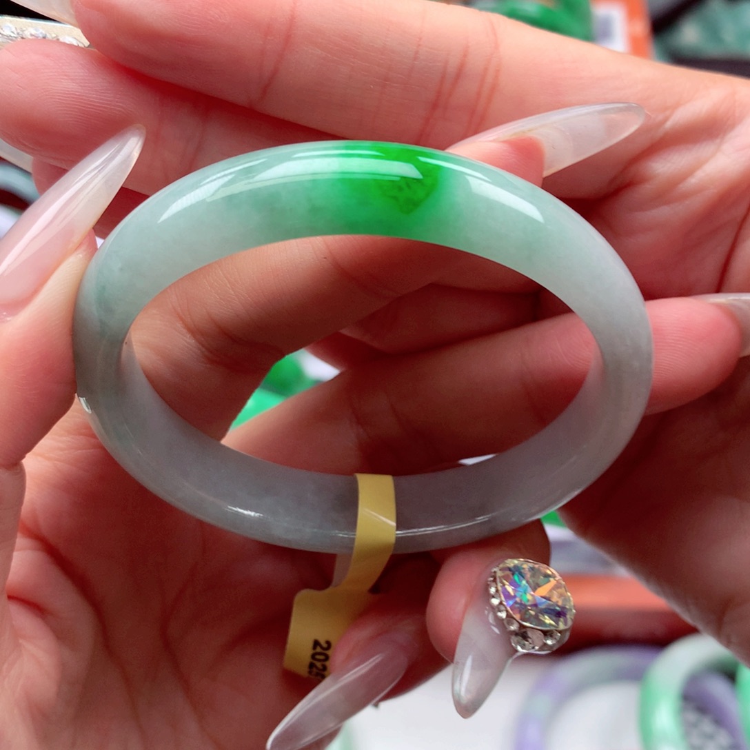 翡翠未镶嵌手镯翡翠