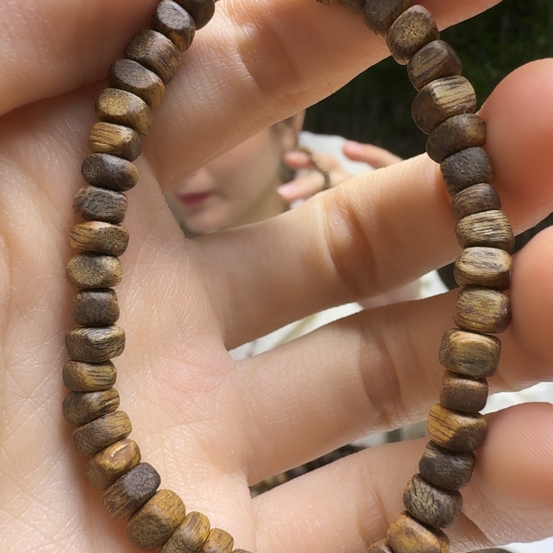 沉香沉香碎屑随型卡5，3克➕绿奇楠