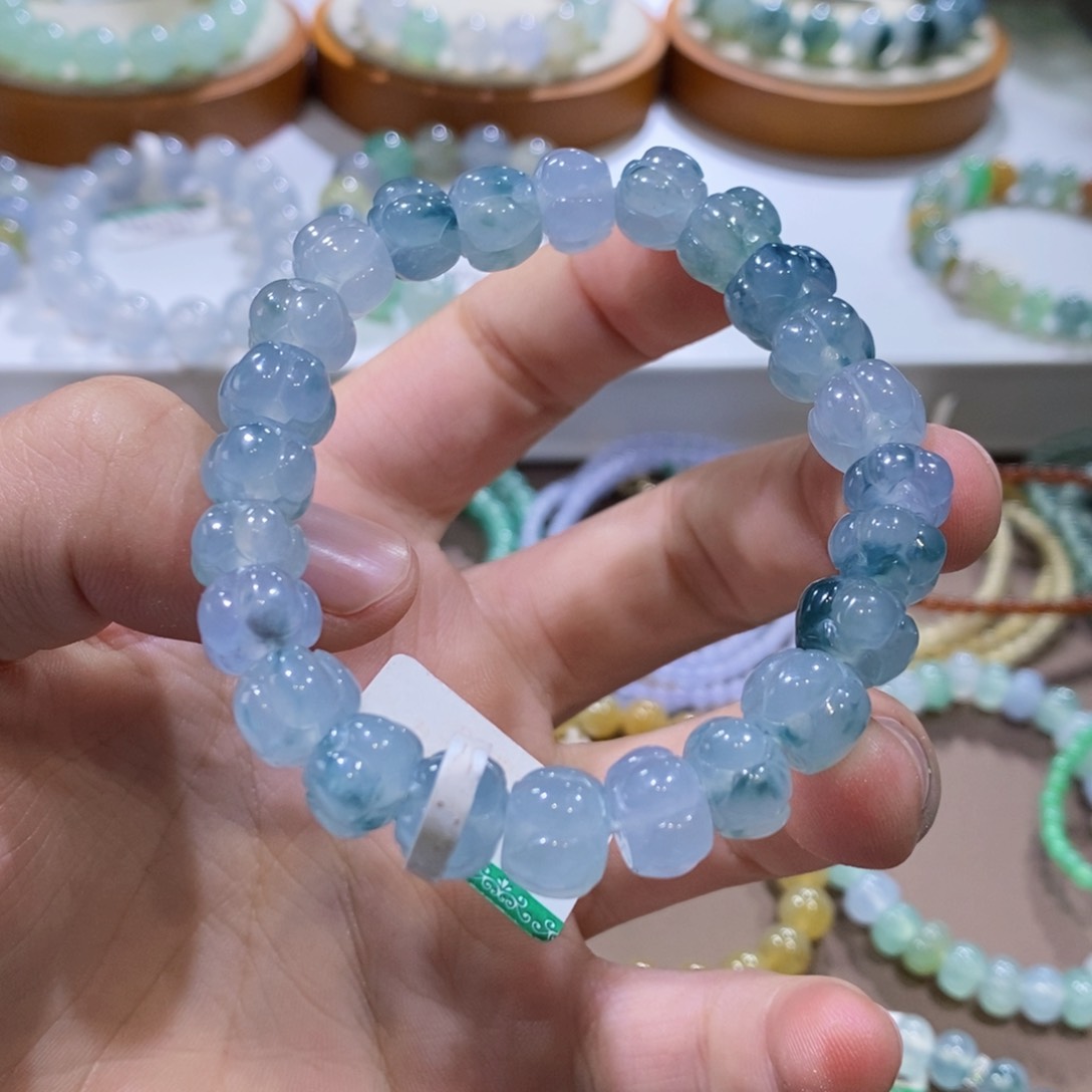 翡翠手链未镶嵌蓝底莲花珠手串