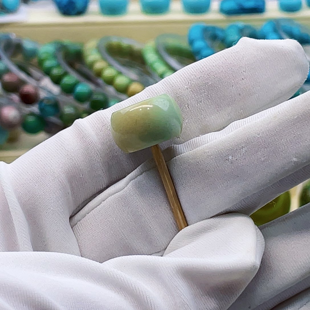 绿松石未镶嵌挂件