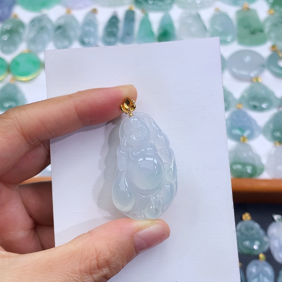 翡翠18K金镶嵌颈饰翡翠吊坠