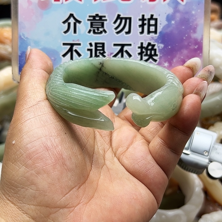 未镶嵌手镯石英岩玉