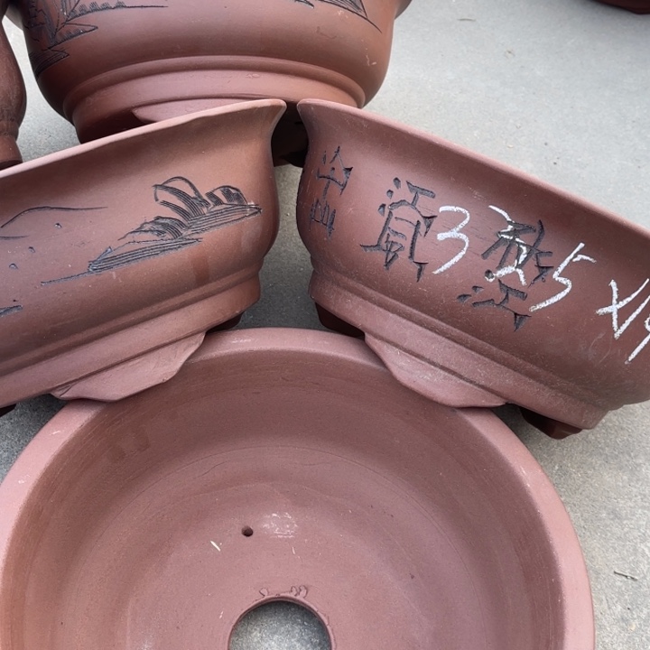 紫砂花盆110-5。         33.5-14