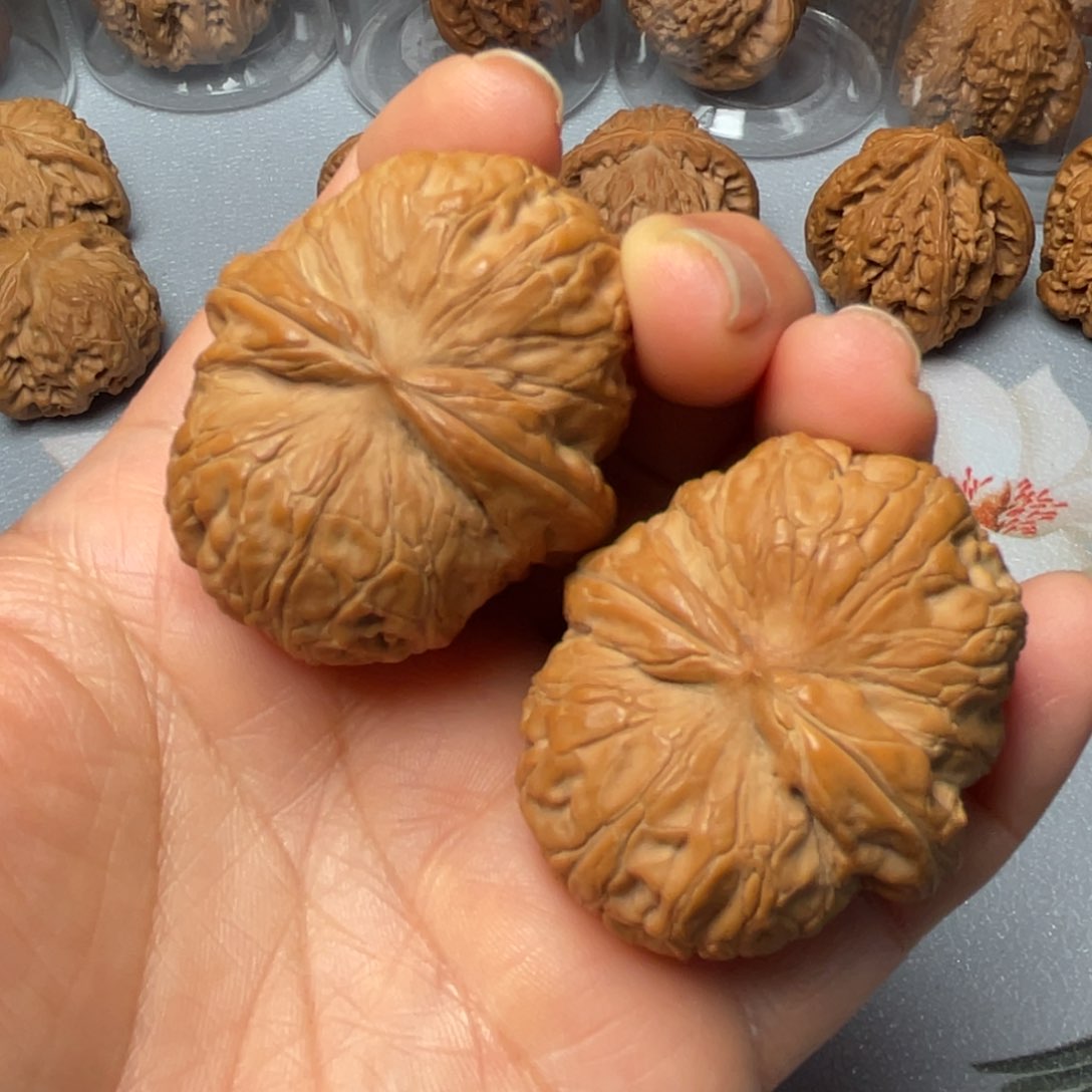 【闪购商品】文玩核桃吊坠元宝…边差1个尺