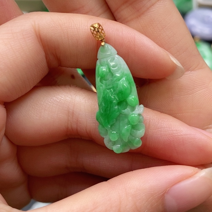 翡翠未镶嵌颈饰吊坠