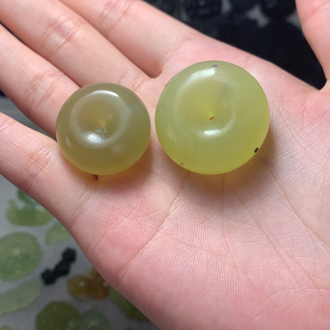 合金蛇纹石玉颈饰