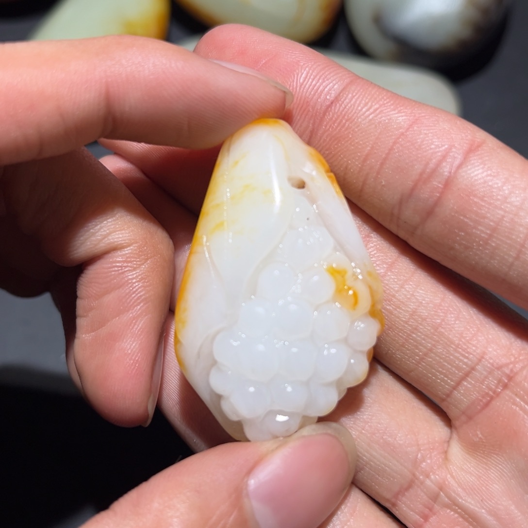 和田玉未镶嵌珠宝奇石