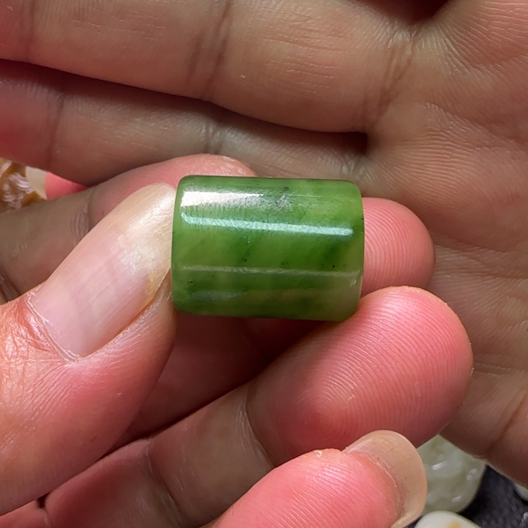 漂***泊和田玉（碧玉）未镶嵌颈饰