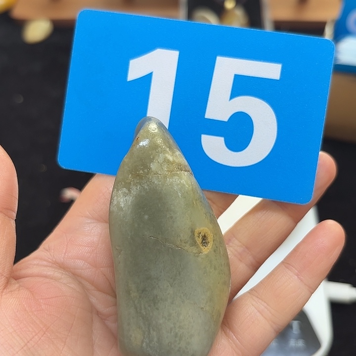 和田玉（糖玉）未镶嵌挂件