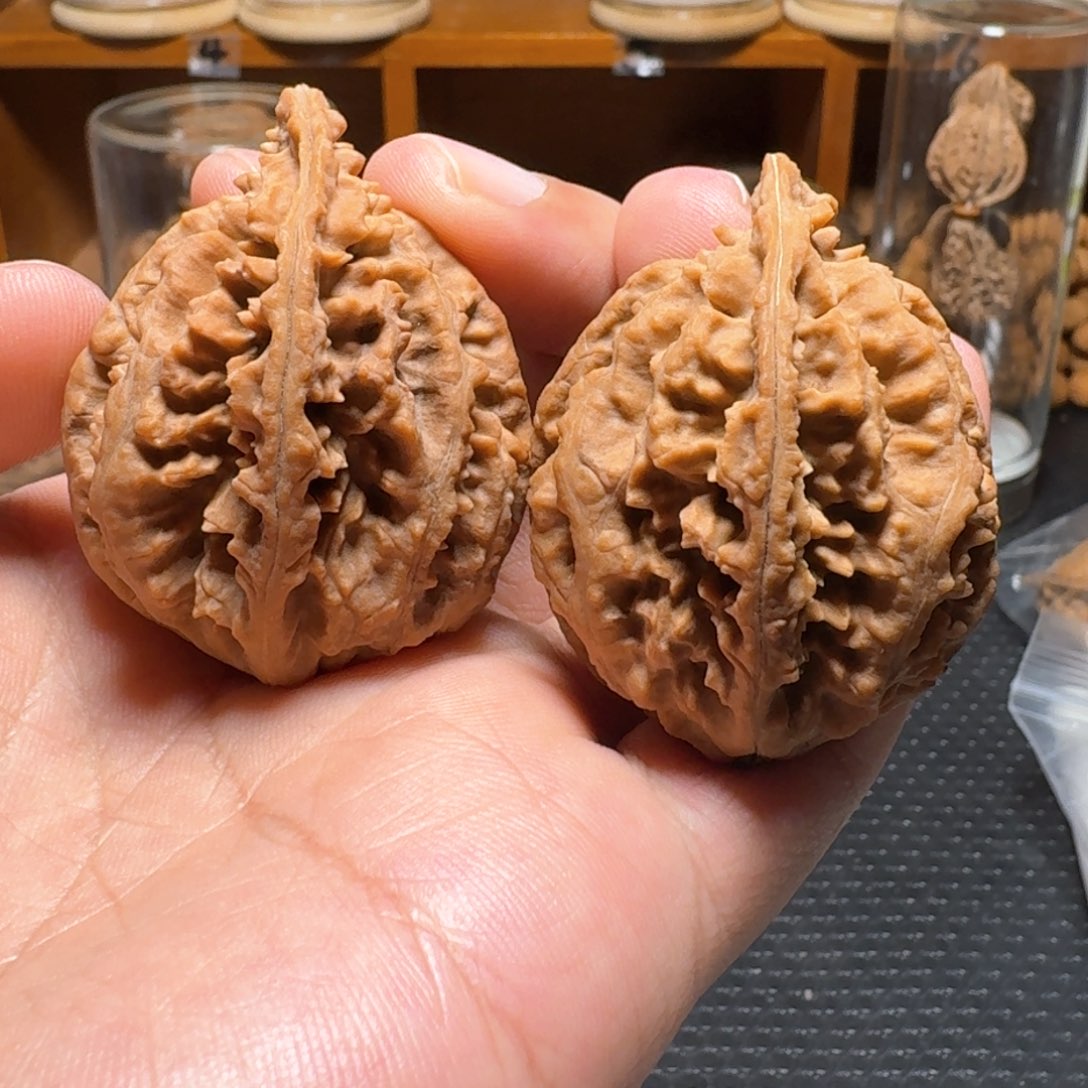 文玩核桃把件莲花锤