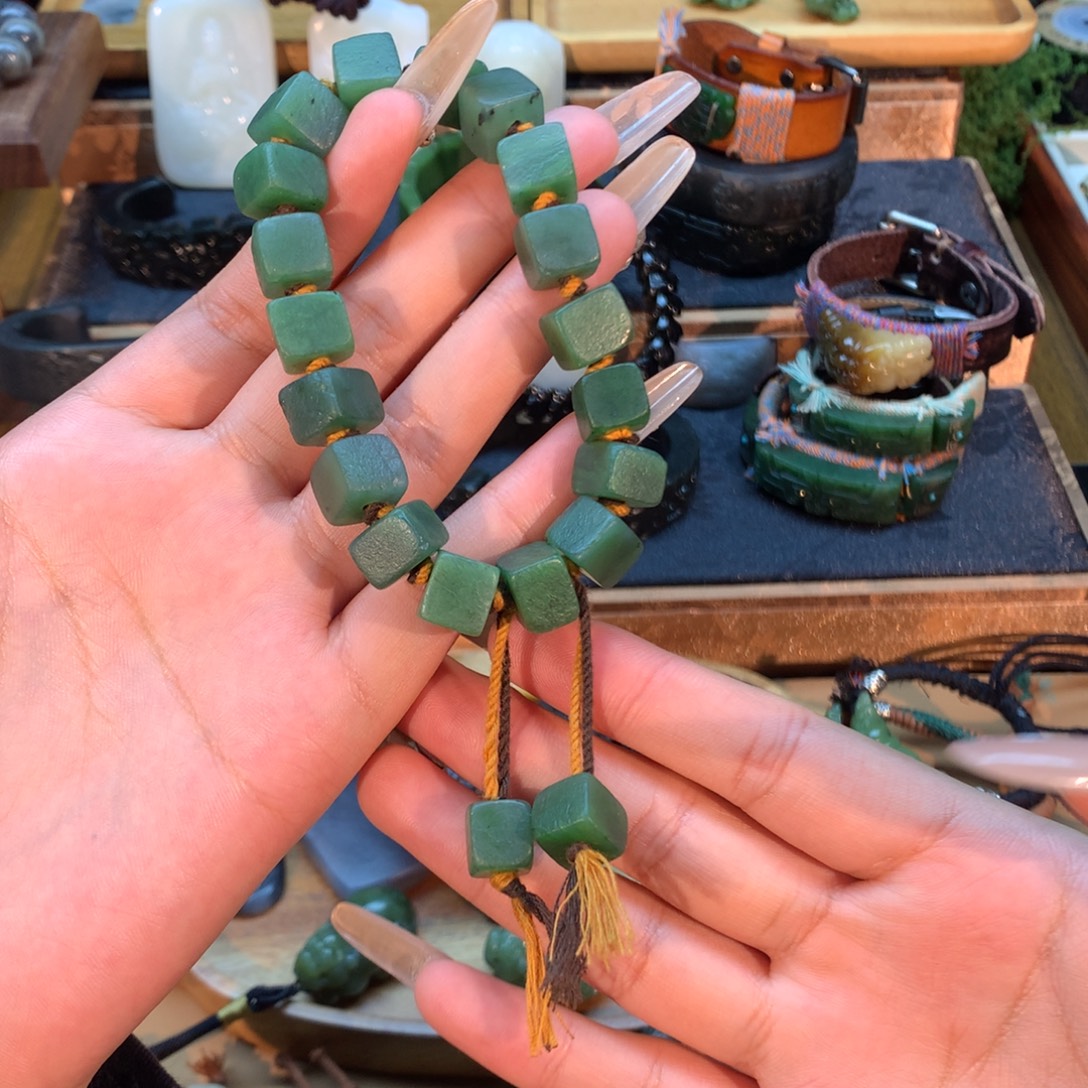 佛***…和田玉（糖玉）未镶嵌挂件