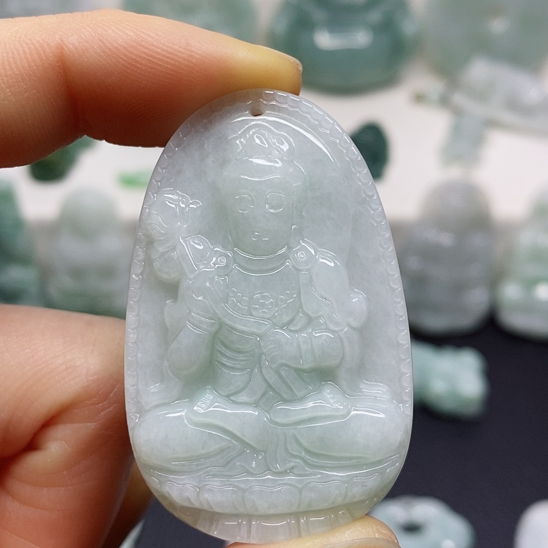 翡翠颈饰未镶嵌吊坠