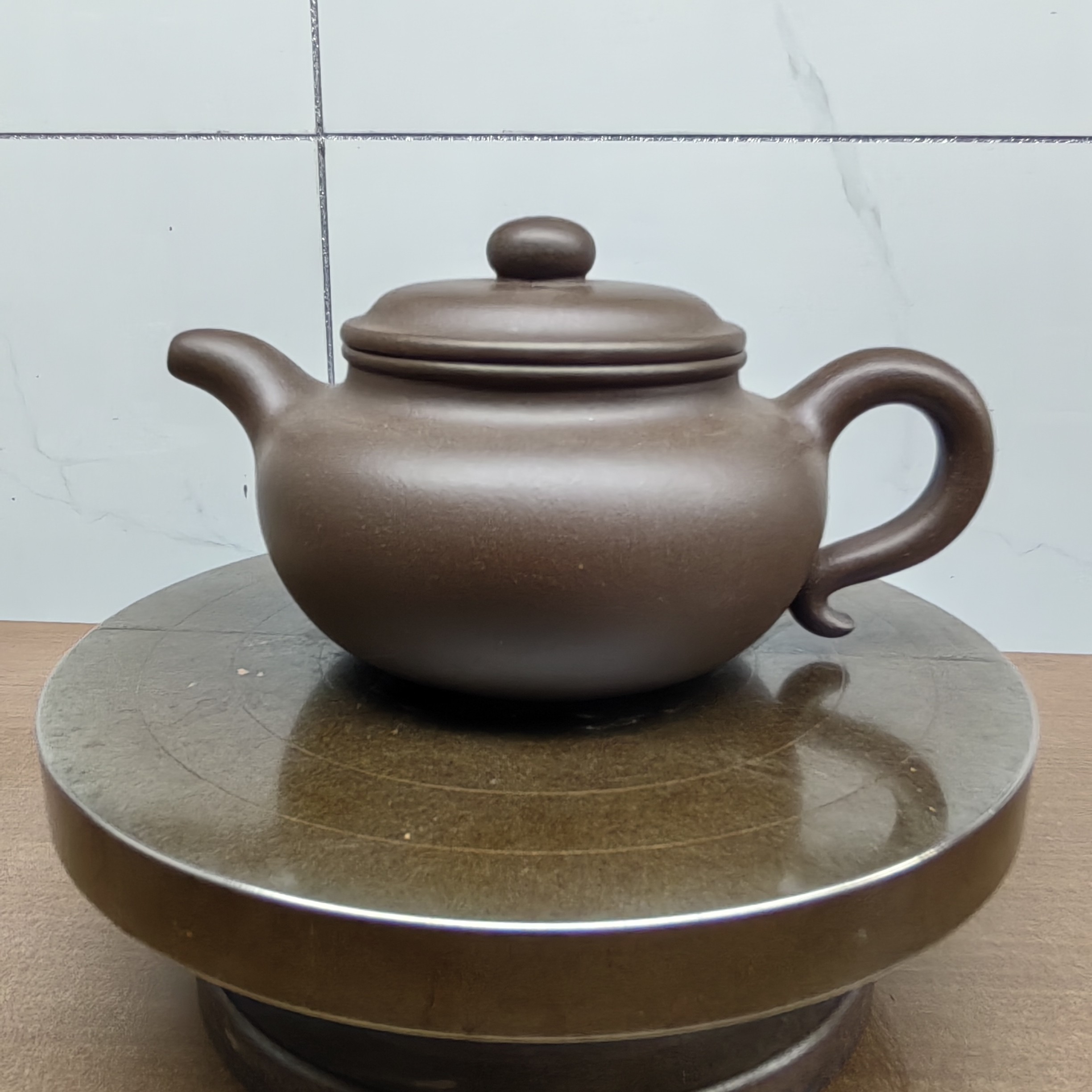 微微瑕壶，原矿老紫泥300毫升左右，拍下不退请谨慎下单，详询直播间