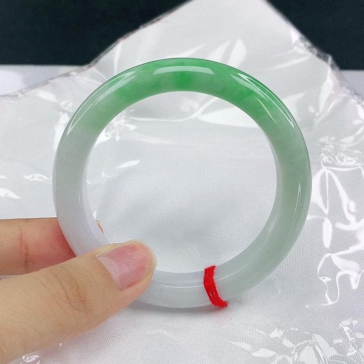 未镶嵌手镯翡翠圈52，1907。4