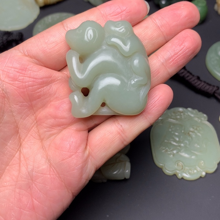 和田玉颈饰未镶嵌